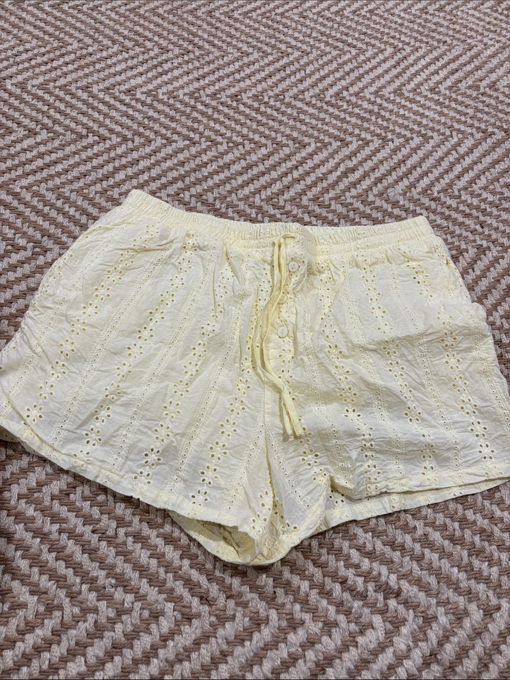 Gilli Pale Yellow Eyelet High Waist Drawstring Shorts